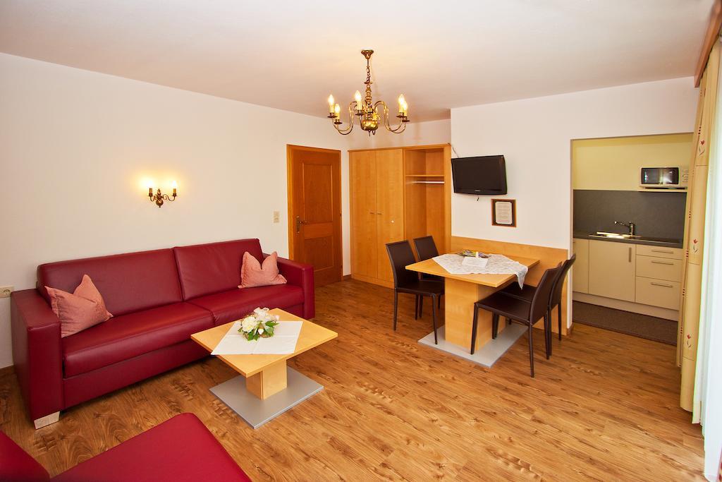 Ferienwohnungen Appartements Patscheider Finkenberg Zimmer foto
