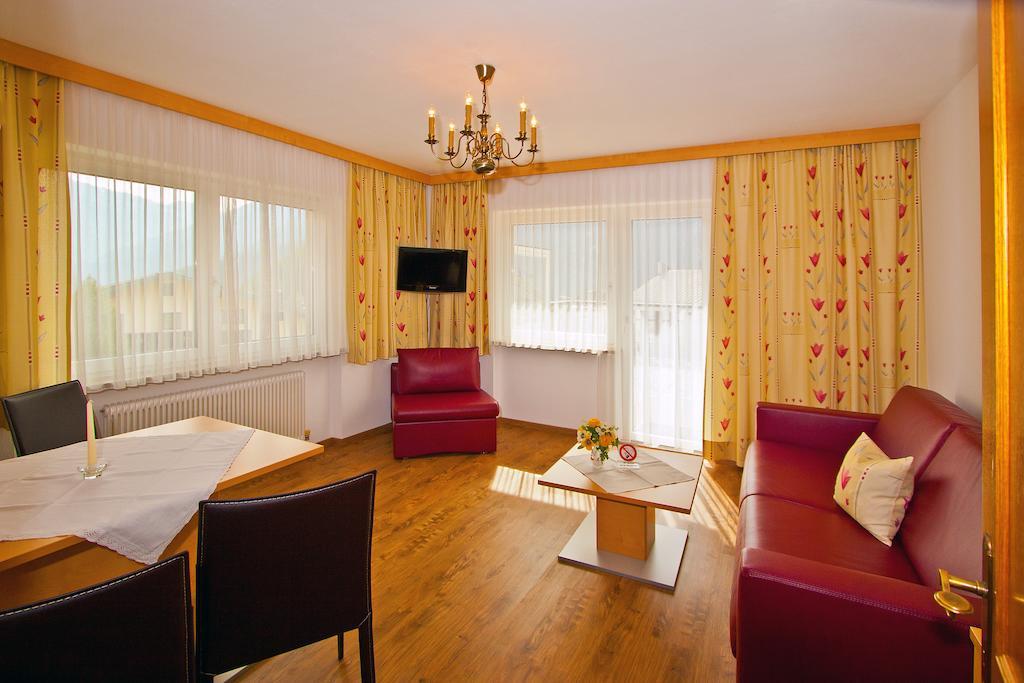 Ferienwohnungen Appartements Patscheider Finkenberg Zimmer foto