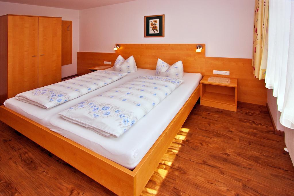 Ferienwohnungen Appartements Patscheider Finkenberg Zimmer foto