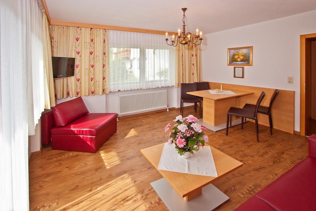 Ferienwohnungen Appartements Patscheider Finkenberg Zimmer foto