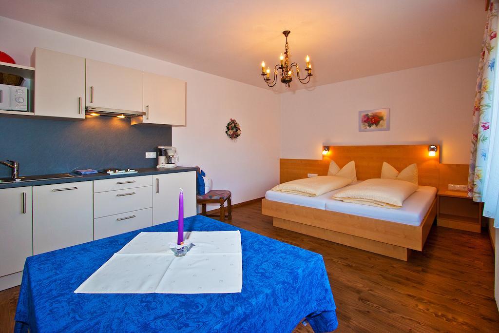 Ferienwohnungen Appartements Patscheider Finkenberg Zimmer foto